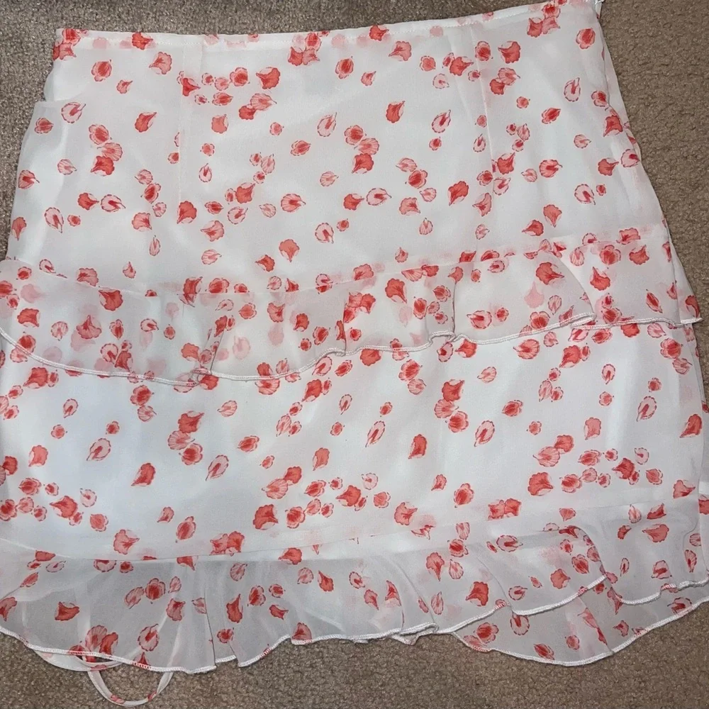 Princess Polly Red & White Floral Ruched Mini Skirt Size 8